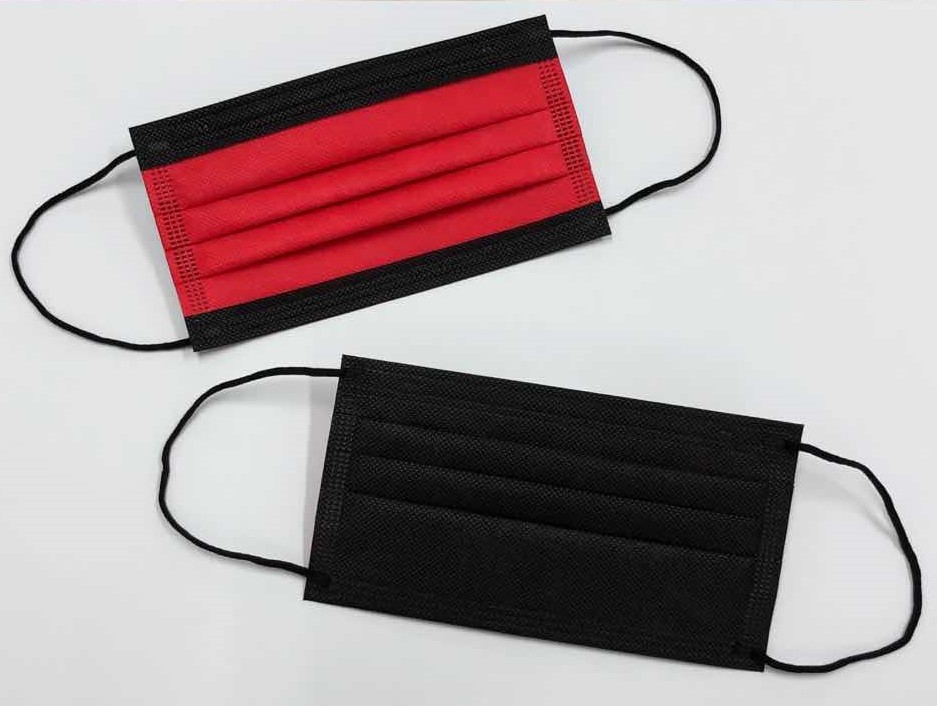   【日本製】国産３層構造不織布カラーマスク　レッド（赤）✕ ブラック（黒）５枚入
