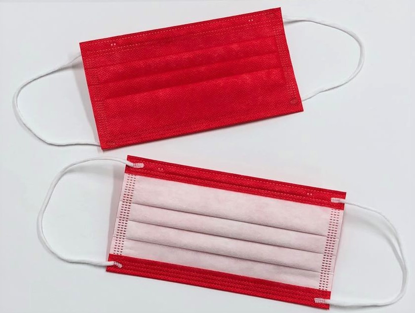   【日本製】国産３層構造不織布カラーマスク　レッド（赤）５枚入